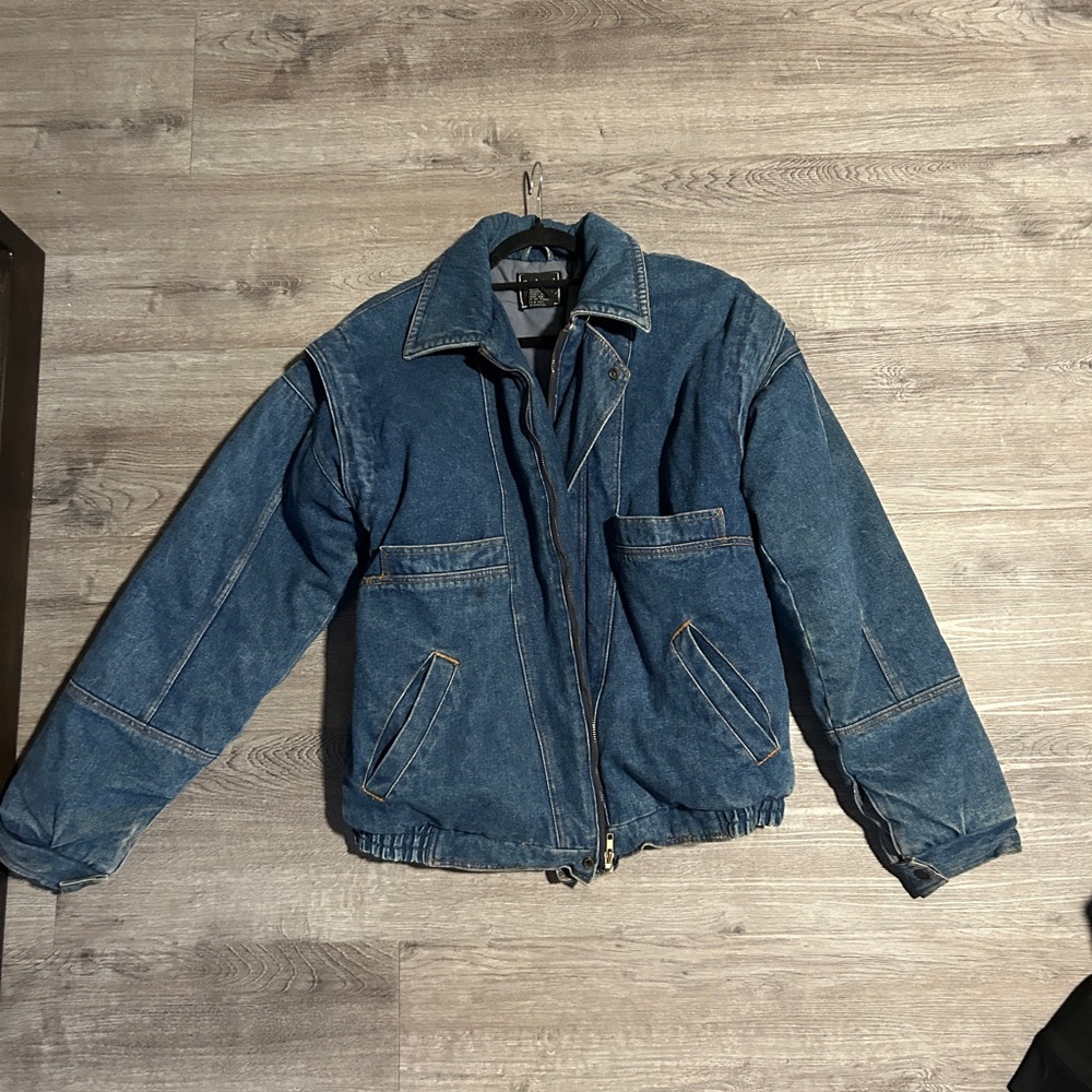 Oversized Blue Jean Jacket with Vintage-Inspired Style - Picture 6 of 6